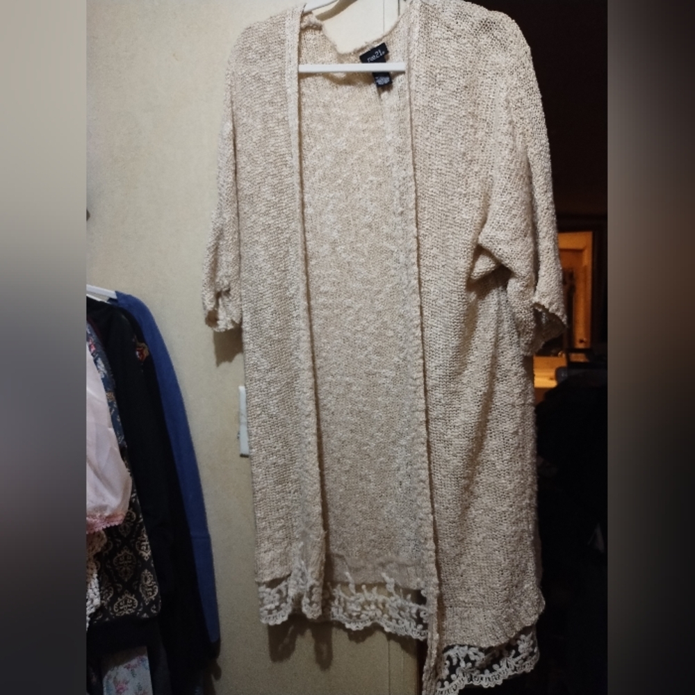 Knitted short sleeve cardigan M